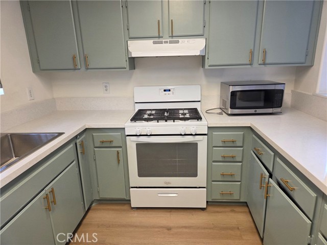 1011 HARBOR VILLAGE Drive, Harbor City CA: https://media.crmls.org/medias/5dc6b030-62cb-4916-a245-40a27a47c704.jpg