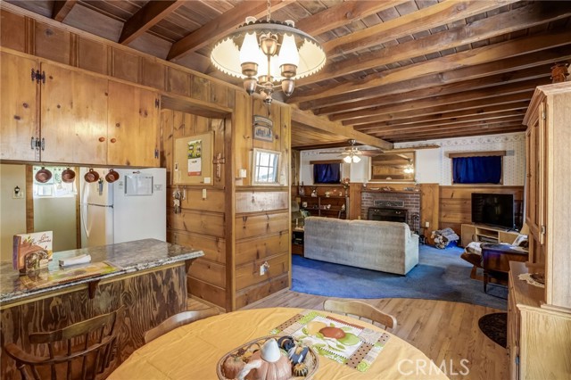 Detail Gallery Image 14 of 61 For 937 Cameron Dr, Big Bear Lake,  CA 92315 - 2 Beds | 1/1 Baths