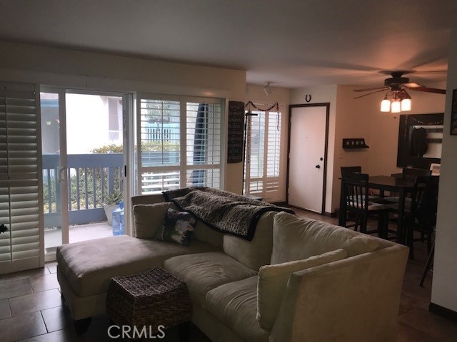 647 Prospect Avenue, Redondo Beach, California 90277, 2 Bedrooms Bedrooms, ,1 BathroomBathrooms,Residential,Sold,Prospect,SB22035409