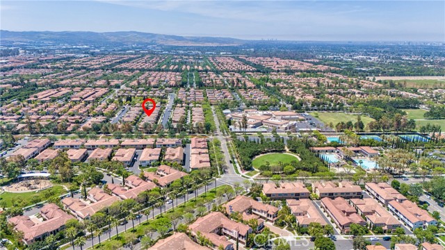 97 Twin Gables, Irvine CA: https://media.crmls.org/medias/5dc7238d-31fe-41e6-8753-efe638c22e0a.jpg