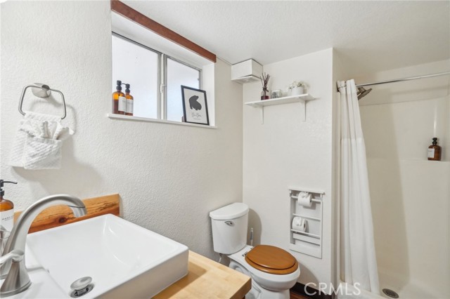 Detail Gallery Image 10 of 32 For 836 E Mountain View Bld, Big Bear City,  CA 92314 - 2 Beds | 2 Baths