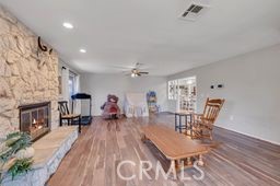https://media.crmls.org/medias/5dc82618-59c0-47c6-9e74-386a7b4e159b.jpg?preset=X-Large