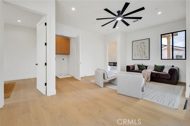 2307 Huntington Ln, Redondo Beach, California 90278, 4 Bedrooms Bedrooms, 0 ,2 BathroomsBathrooms,Residential,For Sale,Huntington Ln,0,SB26132079