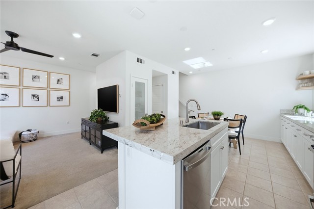 Detail Gallery Image 17 of 45 For 18315 Iris Ln, Yorba Linda,  CA 92886 - 2 Beds | 2/1 Baths