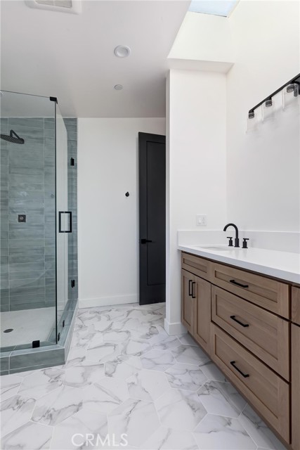 5443 1/2 Blackwelder, Los Angeles CA: https://media.crmls.org/medias/5dc964ec-7775-4d4c-a6bd-1d3c9b68a756.jpg