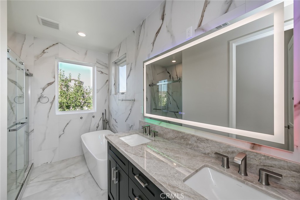 MLS #OC25221565 image #36