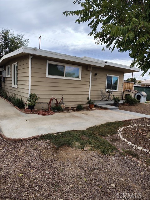 15943 Pine Street, Hesperia CA: https://media.crmls.org/medias/5dca2474-f53d-48bf-8cb5-538d6a0aacc9.jpg