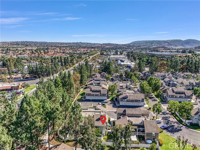 15 Abbey Lane, Aliso Viejo CA: https://media.crmls.org/medias/5dca3510-744f-40b6-9d82-65ff7506cf5c.jpg