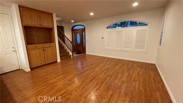 Detail Gallery Image 4 of 14 For 10881 Chestnut St, Los Alamitos,  CA 90720 - 4 Beds | 2/1 Baths