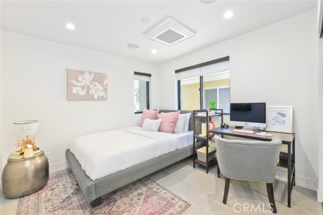 Detail Gallery Image 18 of 26 For 502 E Balboa Bld, Newport Beach,  CA 92661 - 3 Beds | 2 Baths