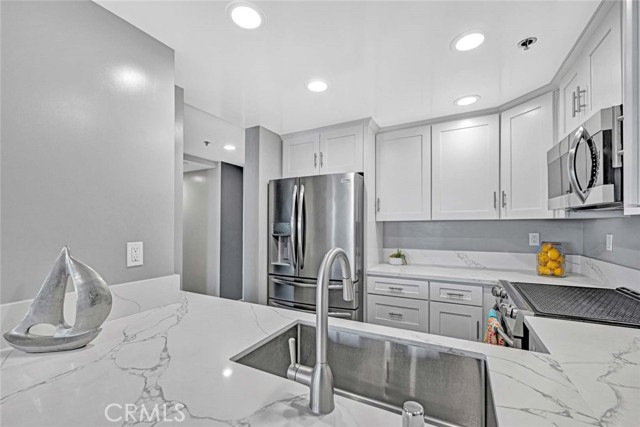 Detail Gallery Image 7 of 14 For 525 E Seaside Way #1504,  Long Beach,  CA 90802 - 2 Beds | 2 Baths