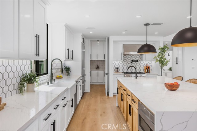 924 17th St, Hermosa Beach CA: https://media.crmls.org/medias/5dcc3cf3-180d-4999-b7e0-dc67e9ebb327.jpg