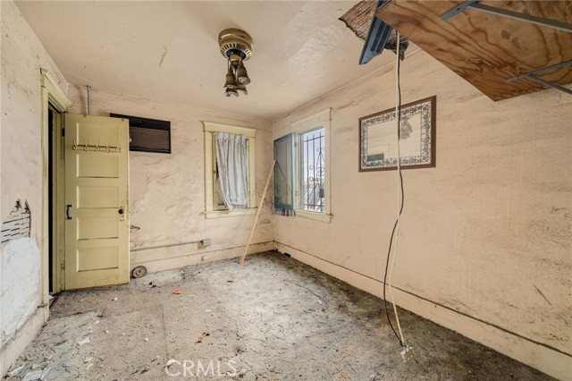 Detail Gallery Image 10 of 18 For 1822 W 4th, Santa Ana,  CA 92703 - 3 Beds | 1 Baths