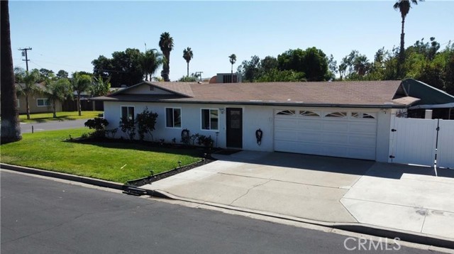 12045 Bayless Street, Moreno Valley CA: https://media.crmls.org/medias/5dcd12eb-ca4b-420c-a168-a392d6771657.jpg