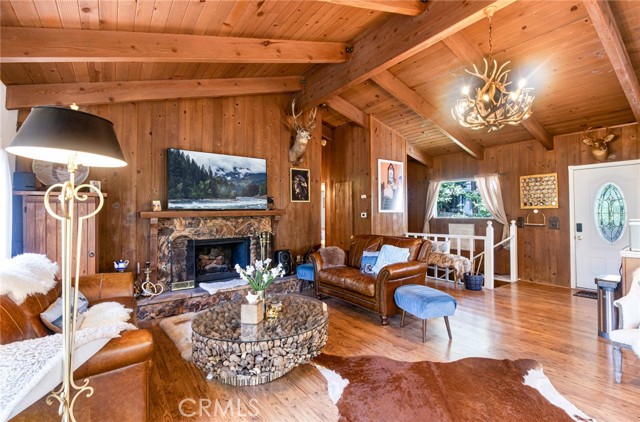 Detail Gallery Image 8 of 27 For 28975 Alder Ter, Cedar Glen,  CA 92321 - 4 Beds | 2 Baths