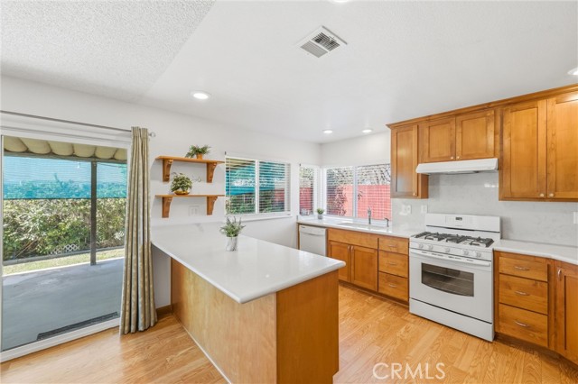 Detail Gallery Image 3 of 49 For 2828 Shalimar, Riverside,  CA 92504 - 3 Beds | 2 Baths