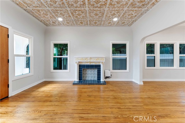 1236 S Cloverdale Avenue, Los Angeles CA: https://media.crmls.org/medias/5dcd5a5c-1288-4648-bcdd-c1968d61ef23.jpg