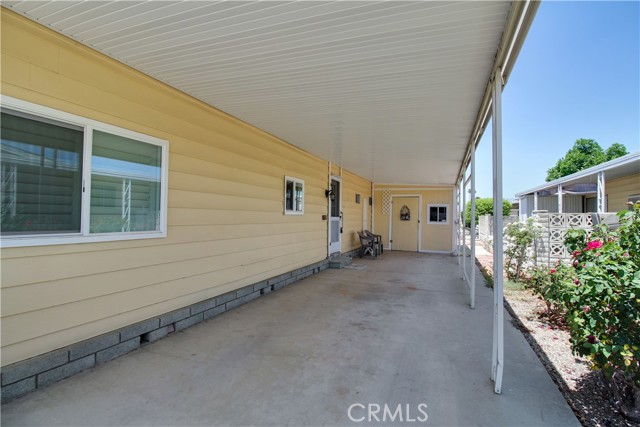 1180 Camino Del Rancho, Hemet CA: https://media.crmls.org/medias/5dce1cf1-b294-450c-bb6a-bfcbdbeae2af.jpg