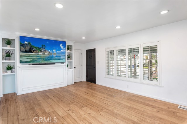 Detail Gallery Image 7 of 41 For 817 Sacramento, Spring Valley,  CA 91977 - 6 Beds | 3/1 Baths