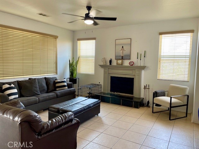 Detail Gallery Image 6 of 26 For 1124 E Avenue K14, Lancaster,  CA 93535 - 4 Beds | 3 Baths