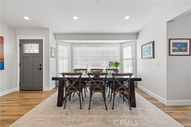 Detail Gallery Image 14 of 70 For 27851 Santa Clarita Rd, Saugus,  CA 91350 - 3 Beds | 2 Baths