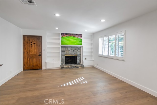 Detail Gallery Image 5 of 21 For 14930 Otsego St, Sherman Oaks,  CA 91403 - 3 Beds | 2 Baths