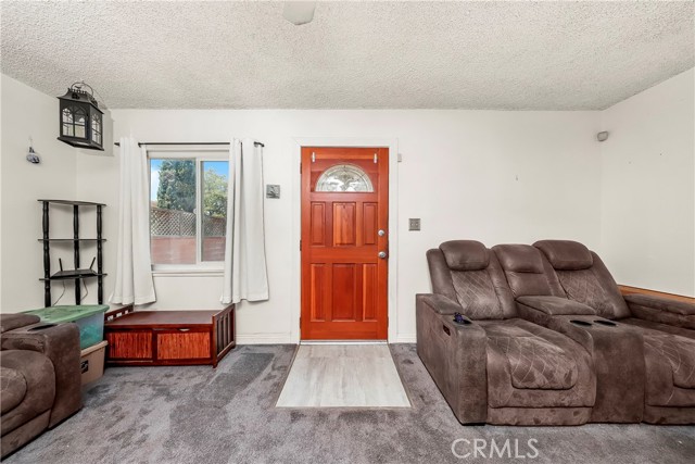 45532 Elm Avenue, Lancaster CA: https://media.crmls.org/medias/5dd0d447-de8f-4697-b619-aa51fa0ea043.jpg