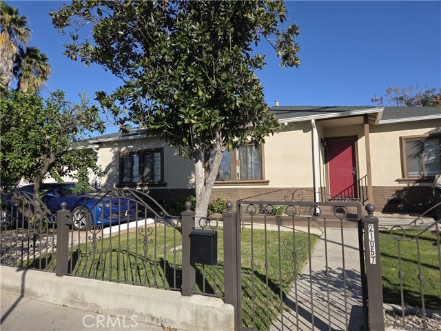 Detail Gallery Image 2 of 48 For 21057 Runnymede St, Canoga Park,  CA 91303 - – Beds | – Baths