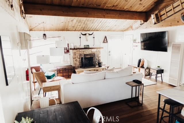 1029 W Aeroplane Boulevard, Big Bear City CA: https://media.crmls.org/medias/5dd0ea85-cc81-4f64-8823-c24f648aca03.jpg