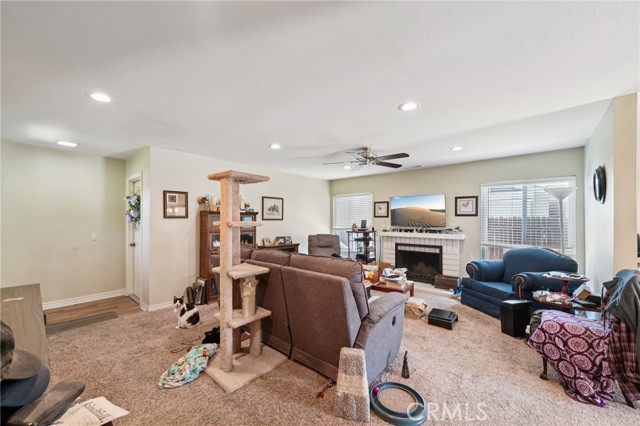 Detail Gallery Image 10 of 33 For 2914 E Firecrest Ct, Ontario,  CA 91761 - 4 Beds | 2 Baths