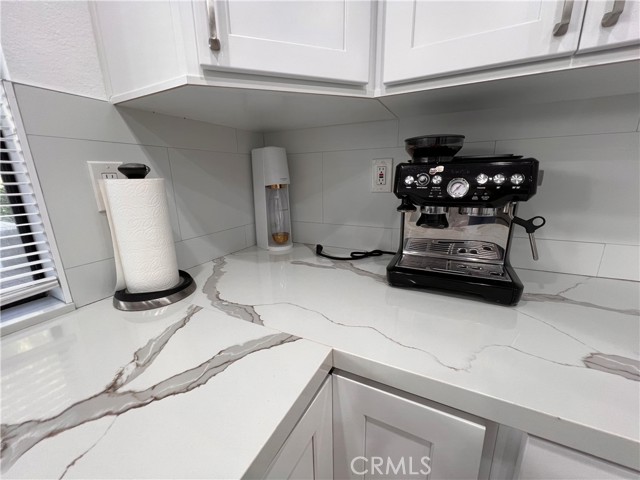 Detail Gallery Image 14 of 33 For 7 Swift Ct #210,  Newport Beach,  CA 92663 - 3 Beds | 2/1 Baths