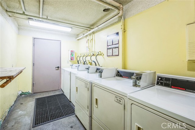 Detail Gallery Image 29 of 30 For 617 E Angeleno Ave #305,  Burbank,  CA 91501 - 2 Beds | 2 Baths