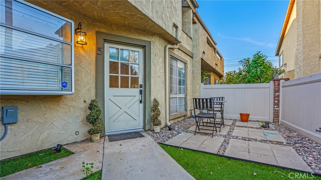 181 W La Verne Ave #5