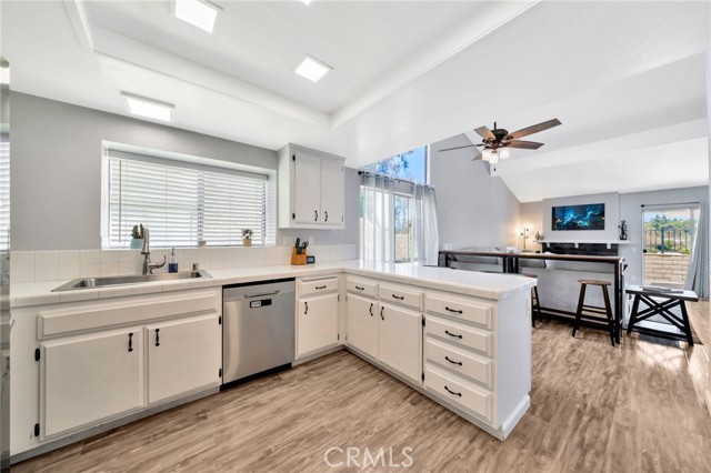 24812 Leto Circle, Mission Viejo CA: https://media.crmls.org/medias/5dd36e4f-ac5d-4635-893c-8d2afdfb1c3f.jpg