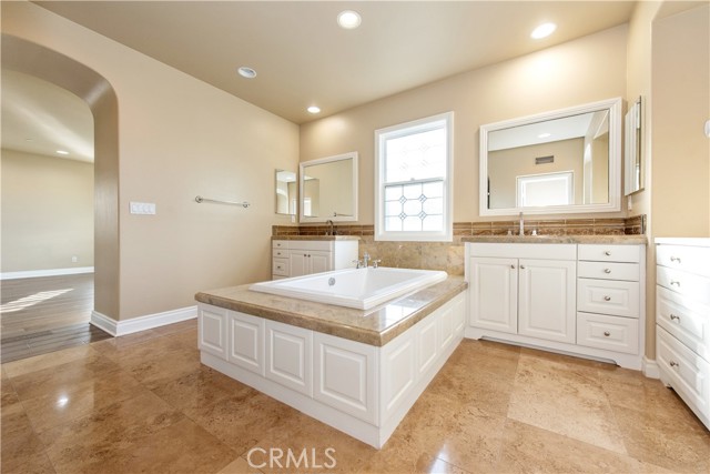 Detail Gallery Image 15 of 31 For 23 Breezes, Irvine,  CA 92620 - 4 Beds | 4/1 Baths