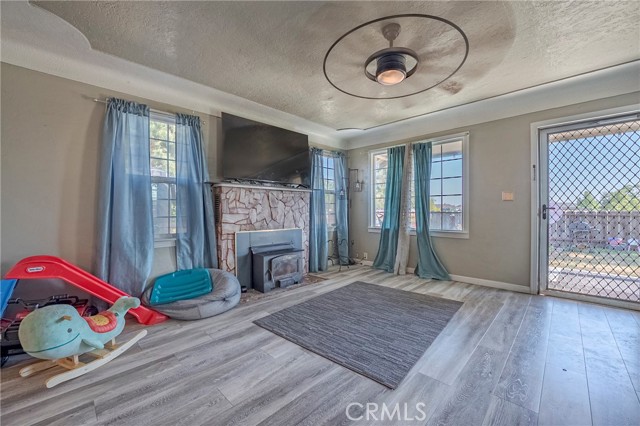 Detail Gallery Image 10 of 34 For 2415 E Childs Ave, Merced,  CA 95341 - 5 Beds | 2 Baths