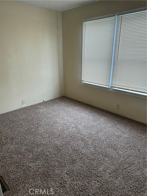 Detail Gallery Image 10 of 13 For 216 Eastern Ave, Taft,  CA 93268 - 3 Beds | 2 Baths