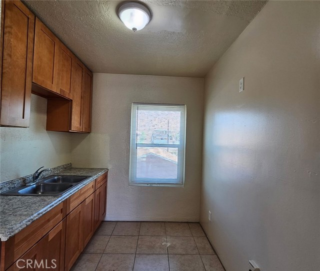 Detail Gallery Image 4 of 13 For 301 N 1st Ave #7,  Barstow,  CA 92311 - 2 Beds | 2 Baths