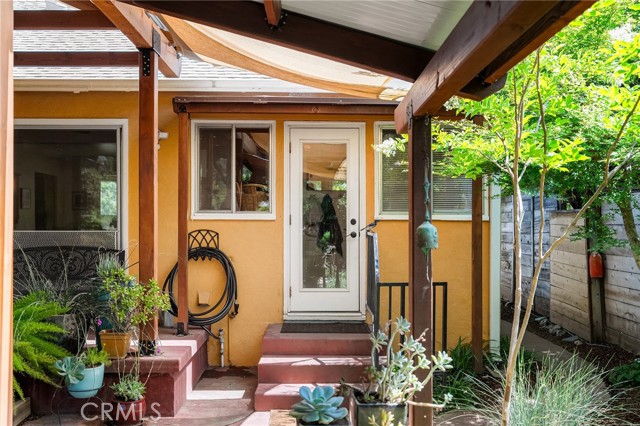 466 E 2nd Avenue, Chico CA: https://media.crmls.org/medias/5dd4bd35-5906-411e-8c22-e2d0463acb74.jpg