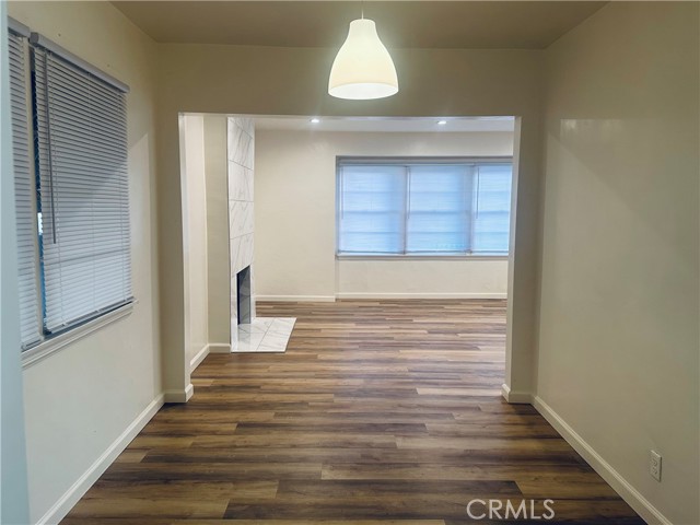 Dinning room to living room