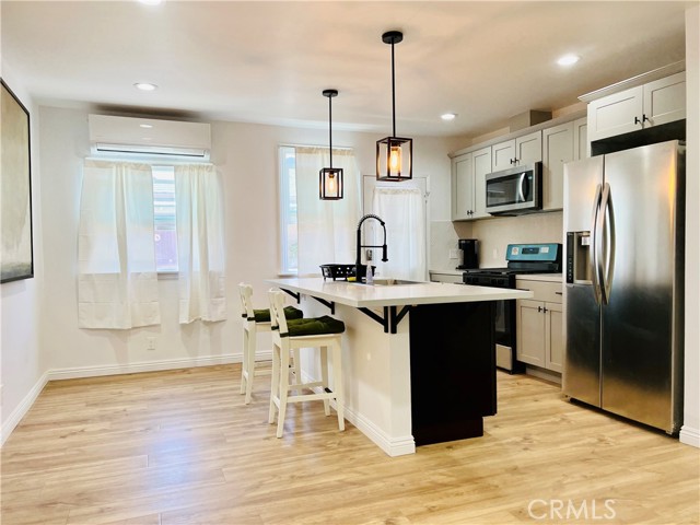 Detail Gallery Image 3 of 3 For 1311 S Highland Ave #1311 1/2,  Los Angeles,  CA 90019 - 2 Beds | 1 Baths
