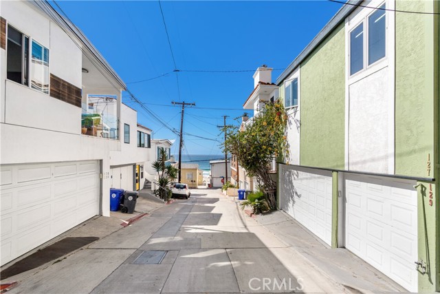 127 Seaview Street, Manhattan Beach, California 90266, 3 Bedrooms Bedrooms, ,3 BathroomsBathrooms,Residential,Sold,Seaview,SB22044891