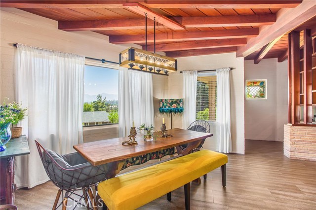 1872 Arroyo Drive, Riverside CA: https://media.crmls.org/medias/5dd57d23-7230-4477-8e77-6a7326f6659c.jpg