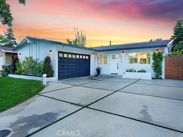 Detail Gallery Image 1 of 32 For 2215 Avalon St, Costa Mesa,  CA 92627 - 3 Beds | 2 Baths