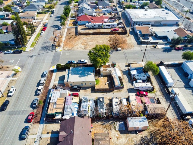 584 E H Street, Colton CA: https://media.crmls.org/medias/5dd5ed2a-ea36-4ede-b3bd-08543d555de6.jpg