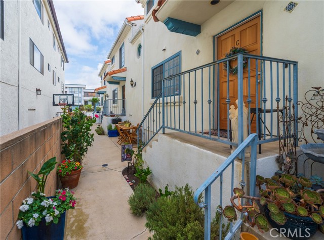 Detail Gallery Image 27 of 37 For 1043 W 12th, San Pedro,  CA 90731 - 3 Beds | 2/1 Baths