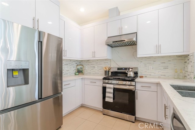 Detail Gallery Image 9 of 46 For 1598 Long Beach #407,  Long Beach,  CA 90813 - 2 Beds | 3 Baths