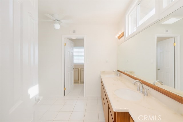 Detail Gallery Image 8 of 13 For 11662 Pickett Ln, Garden Grove,  CA 92840 - 6 Beds | 3/1 Baths