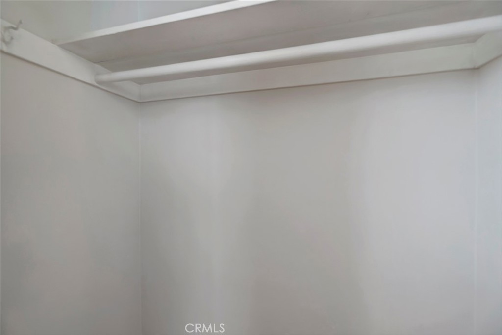 https://media.crmls.org/medias/5dd91dd6-5b82-4d6e-8849-1773295d49a3.jpg?preset=X-Large