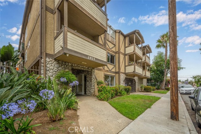 Thumbnail for 2925 E Spaulding St #304,  Long Beach, CA 90804
